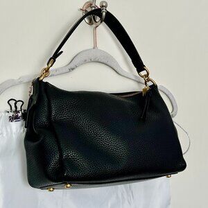Coach Outlet Shay Crossbody in Black Pebbled Leather